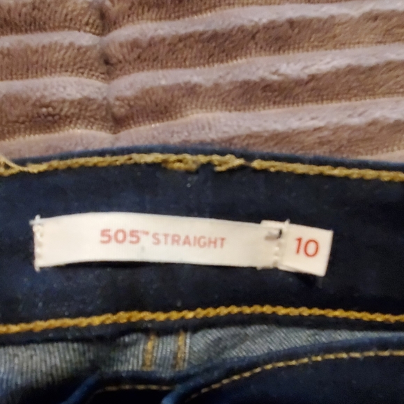 Levi's - Picture 2 of 3